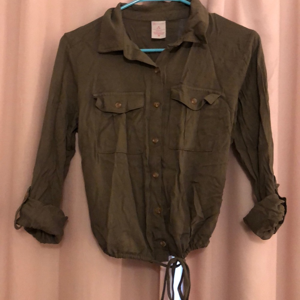 NWOT Olive green pocket blouse